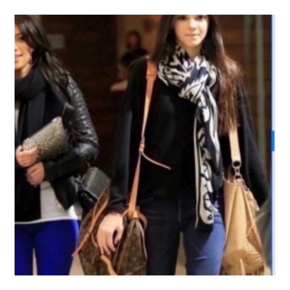 🎉SOLD🎉LOUIS VUITTON SAUMUR 35 SHOULDER MESSENGER BAG - Picture 14 of 15